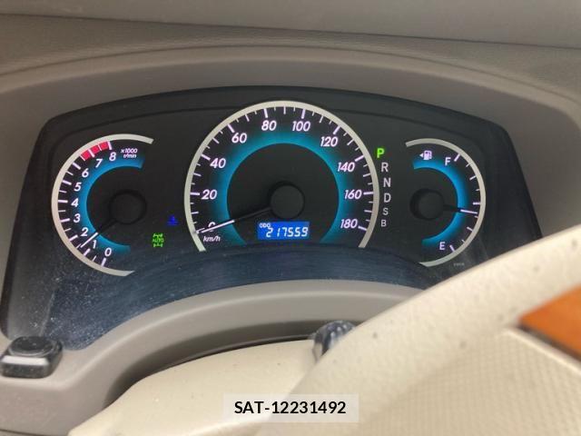 Toyota ISIS 2009-11 8130636-19