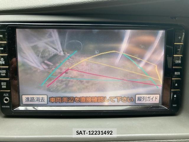 Toyota ISIS 2009-11 8130636-22