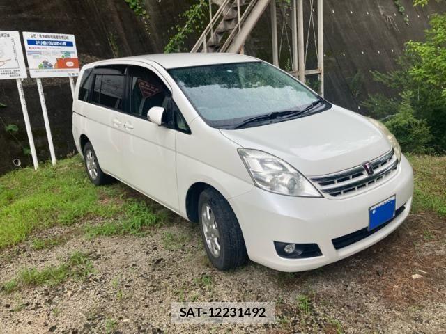 Toyota ISIS 2009-11 8130636-3
