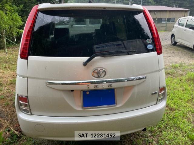 Toyota ISIS 2009-11 8130636-4