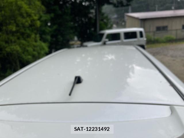 Toyota ISIS 2009-11 8130636-7