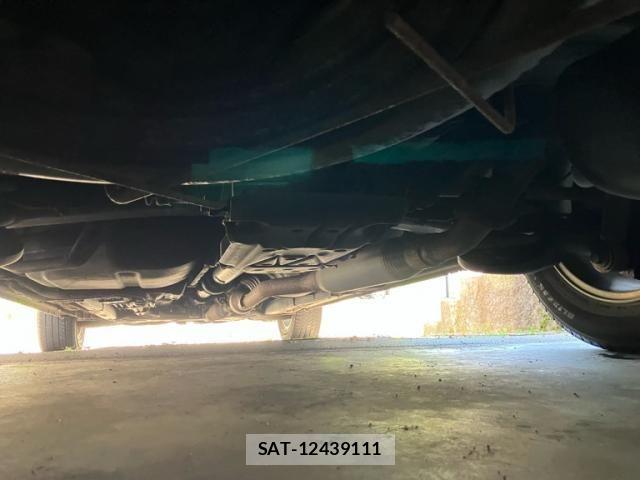 Toyota ISIS 2013-10 8314887-10