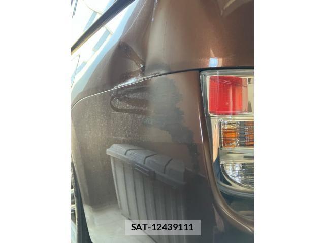 Toyota ISIS 2013-10 8314887-12