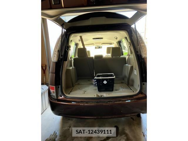 Toyota ISIS 2013-10 8314887-13