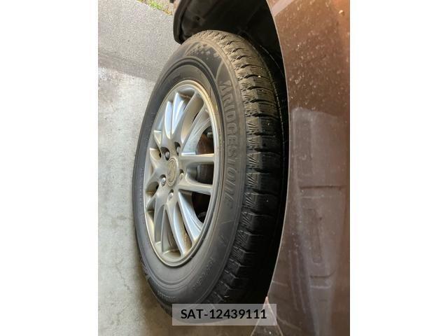 Toyota ISIS 2013-10 8314887-15