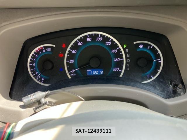 Toyota ISIS 2013-10 8314887-26