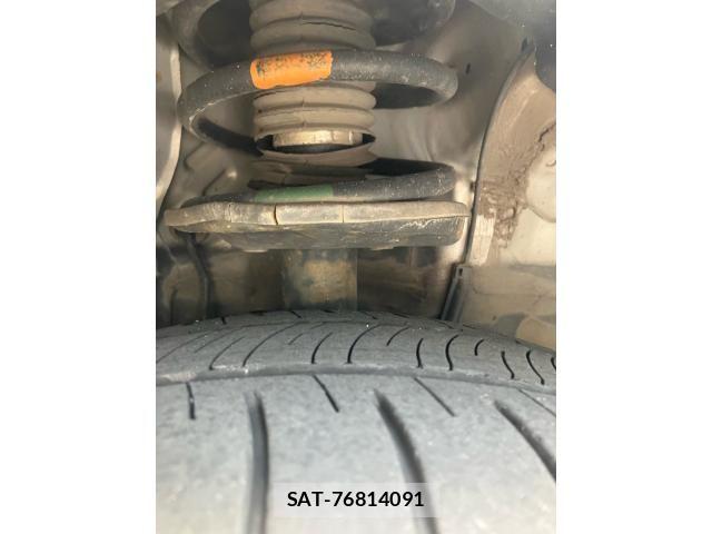 Toyota ISIS 2010-05 8366409-9