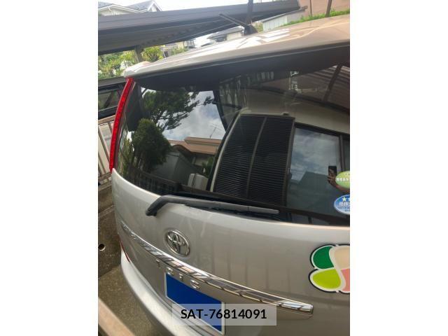 Toyota ISIS 2010-05 8366409-2