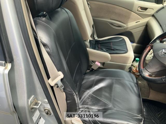 Toyota ISIS 2006-02 8366410-11