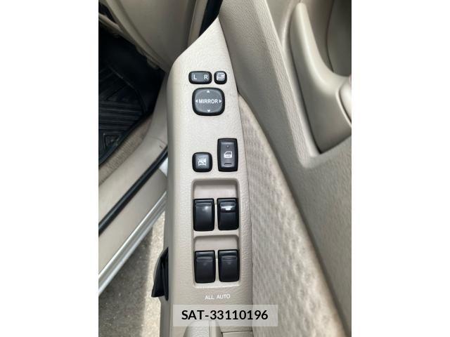 Toyota ISIS 2006-02 8366410-12