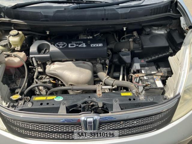 Toyota ISIS 2006-02 8366410-15