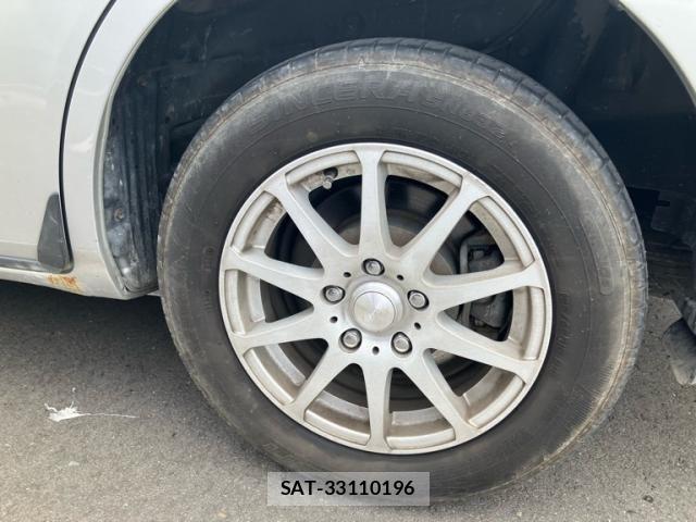 Toyota ISIS 2006-02 8366410-6