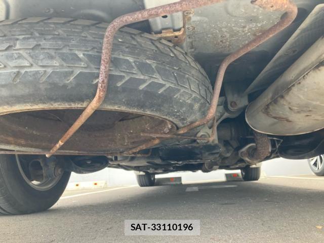 Toyota ISIS 2006-02 8366410-8