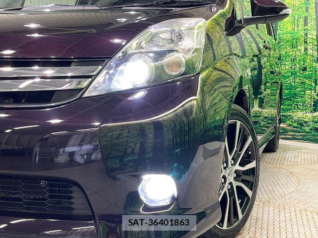 Toyota ISIS 2013-10 8627214-10