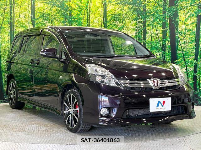 Toyota ISIS 2013-10 8627214-14