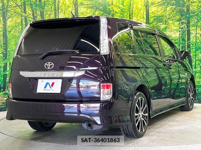 Toyota ISIS 2013-10 8627214-15
