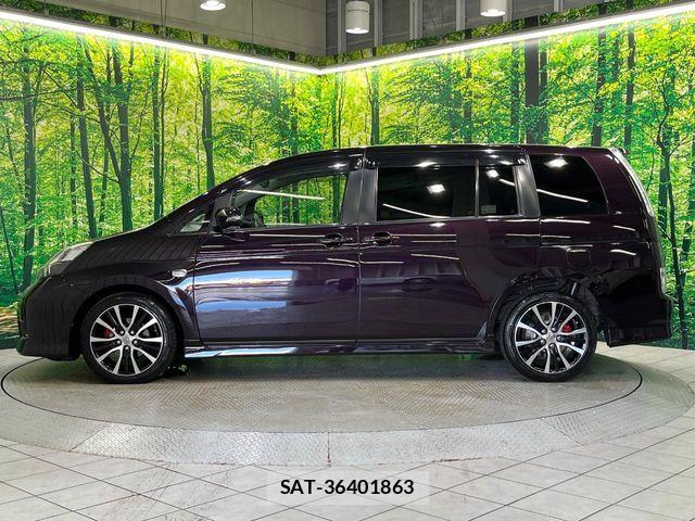 Toyota ISIS 2013-10 8627214-16