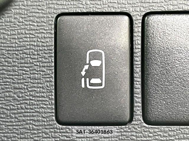 Toyota ISIS 2013-10 8627214-3