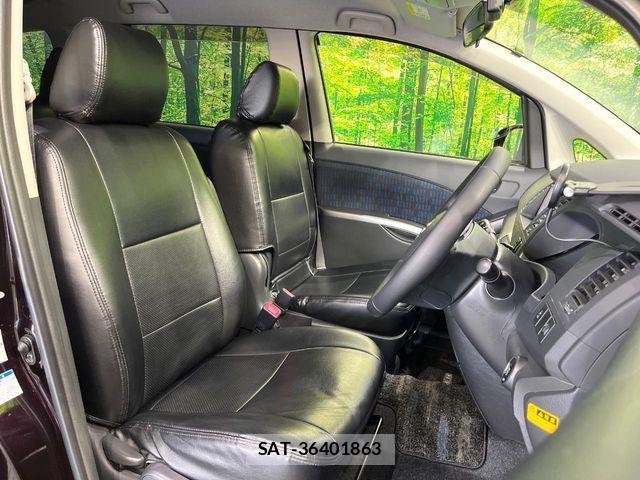 Toyota ISIS 2013-10 8627214-6