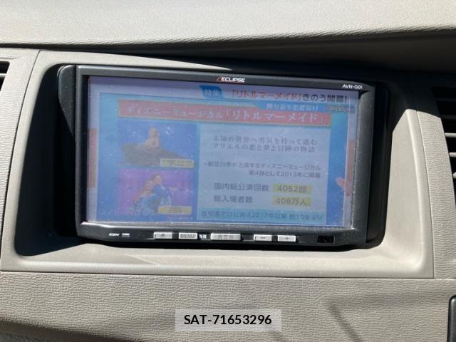 Toyota ISIS 2010-02 8627213-16