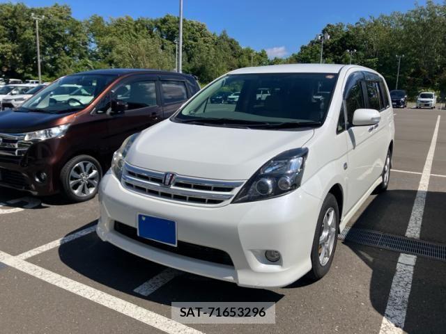 Toyota ISIS 2010-02 8627213-2