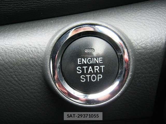 Toyota ISIS 2010-09 8685735-4