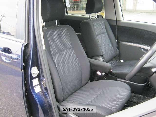 Toyota ISIS 2010-09 8685735-8