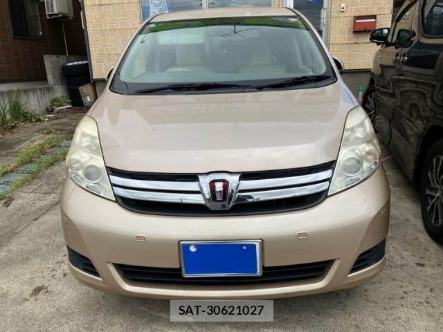 Toyota ISIS 2013-09 8742850-0