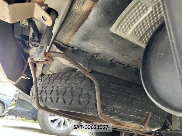 Toyota ISIS 2013-09 8742850-9