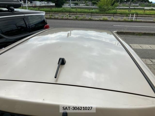 Toyota ISIS 2013-09 8742850-7