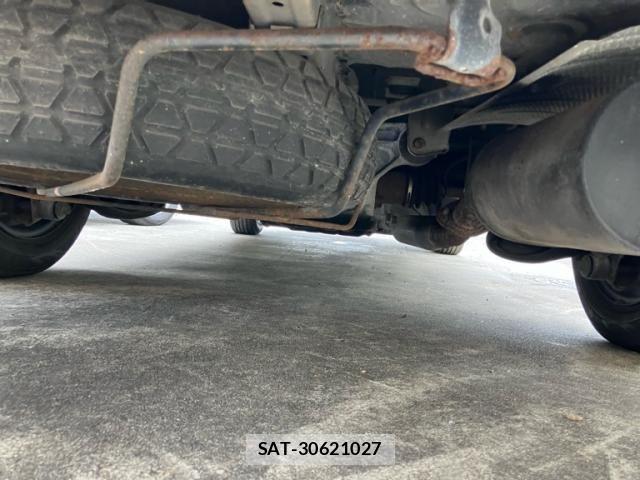 Toyota ISIS 2013-09 8742850-8