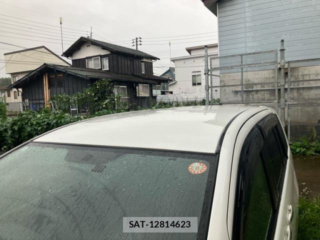 Toyota ISIS 2013-06 8796257-9