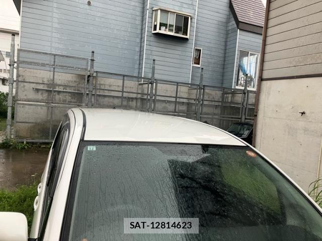 Toyota ISIS 2013-06 8796257-10