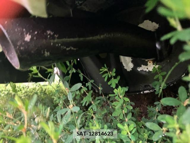 Toyota ISIS 2013-06 8796257-13