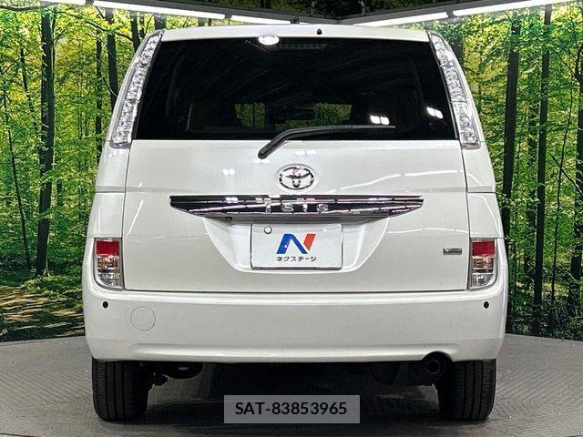 Toyota ISIS 2014-02 8849401-15