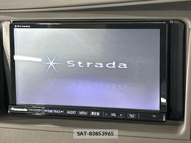 Toyota ISIS 2014-02 8849401-2