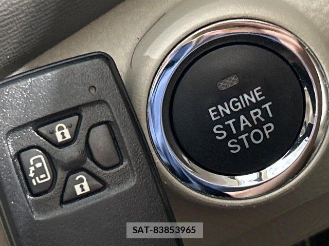Toyota ISIS 2014-02 8849401-6