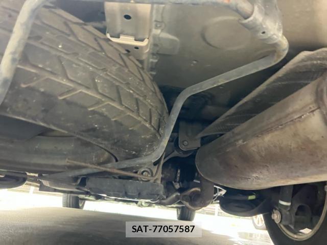 Toyota ISIS 2005-09 8880185-12