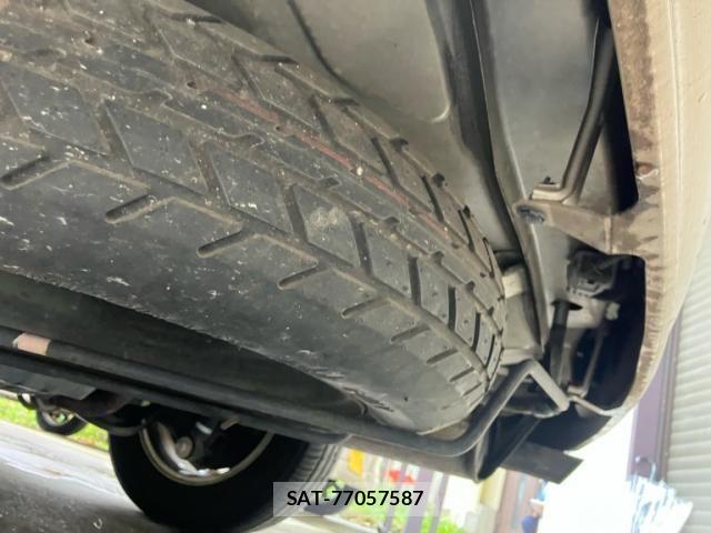 Toyota ISIS 2005-09 8880185-13