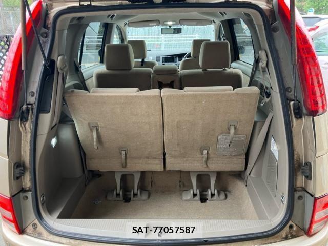 Toyota ISIS 2005-09 8880185-16