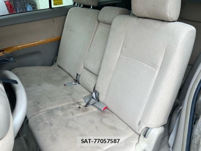 Toyota ISIS 2005-09 8880185-17