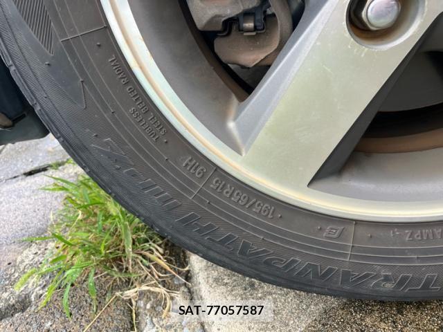 Toyota ISIS 2005-09 8880185-6