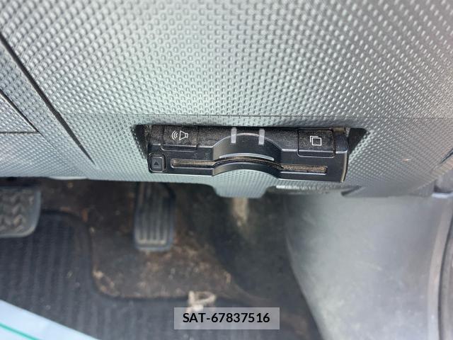Toyota IST 2009-03 1083023-14