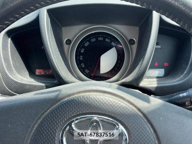 Toyota IST 2009-03 1083023-7
