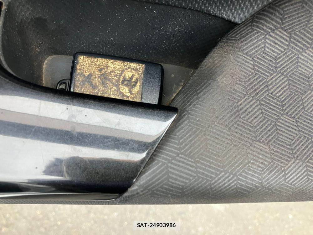 Toyota IST 2008 1284211-17