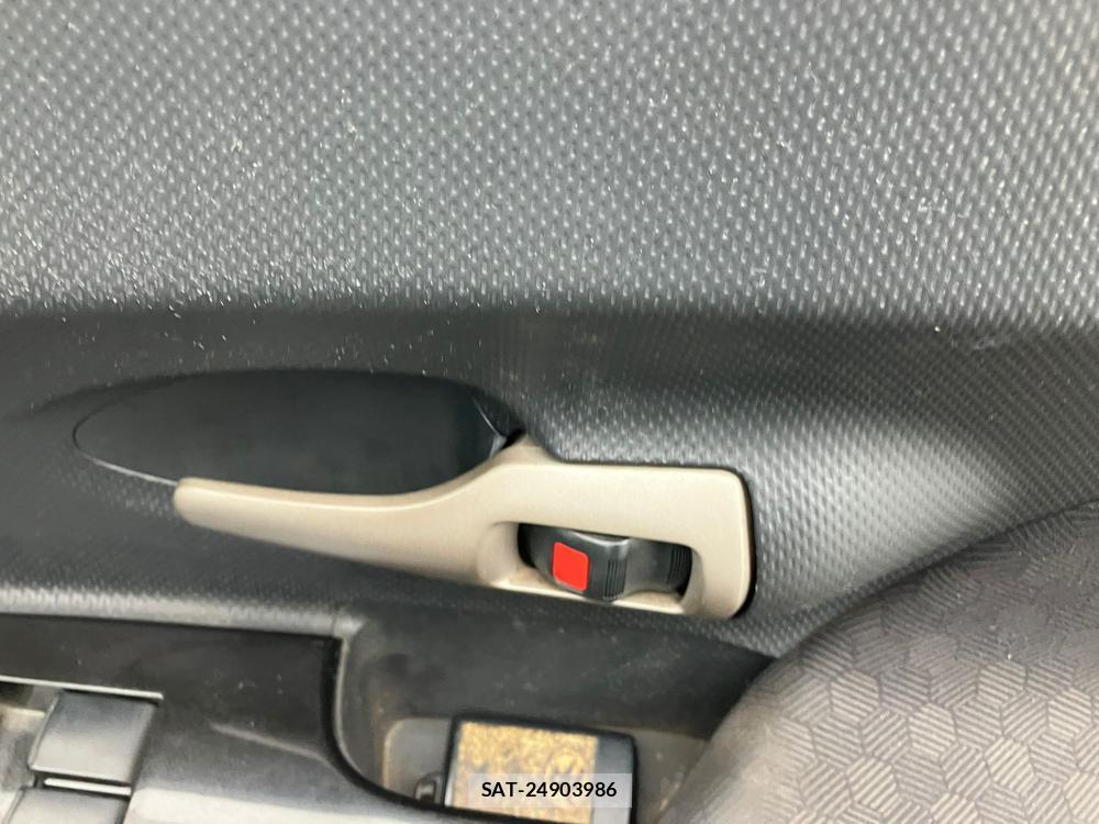 Toyota IST 2008 1284211-22
