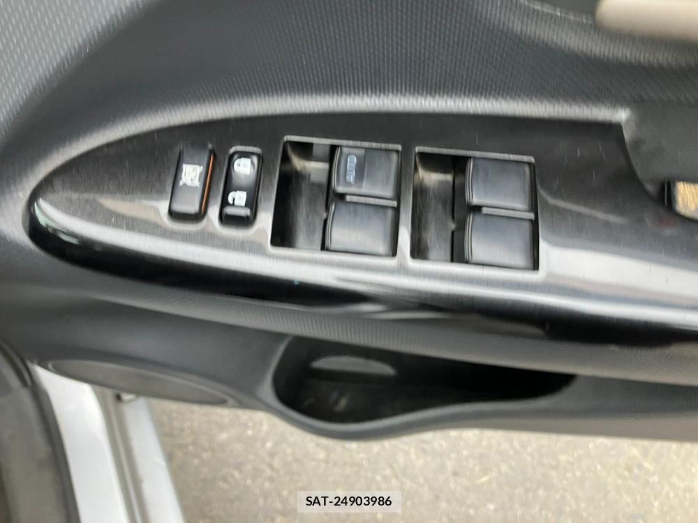 Toyota IST 2008 1284211-23
