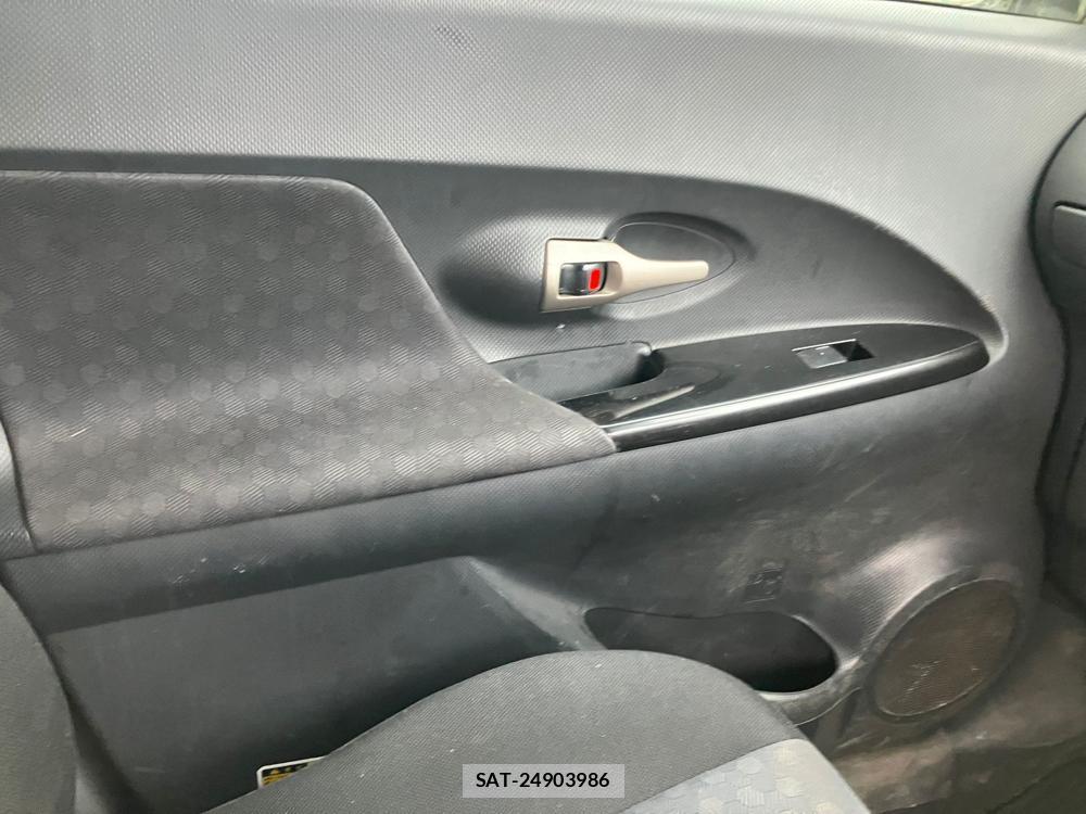 Toyota IST 2008 1284211-24
