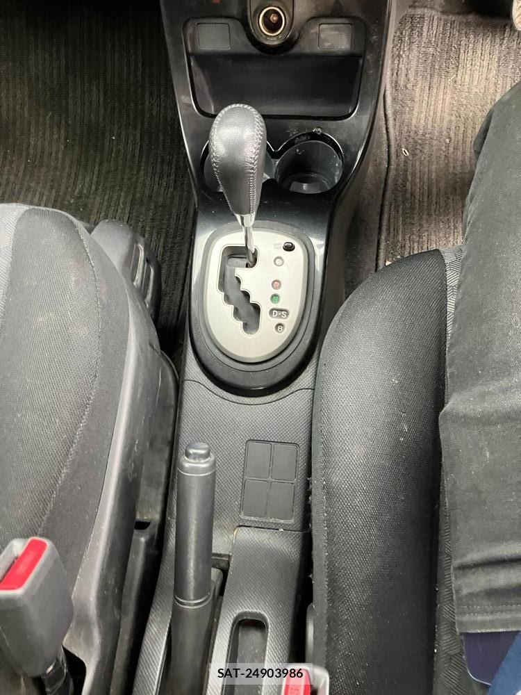 Toyota IST 2008 1284211-25