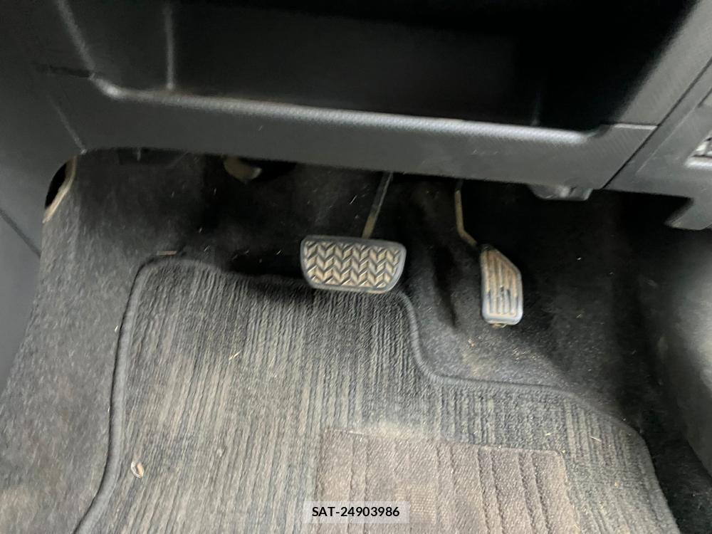 Toyota IST 2008 1284211-26